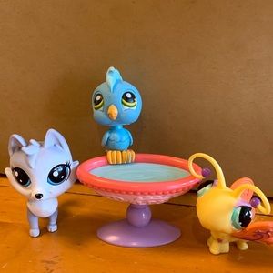Group of 25 littlest pet shop toys and accessories
